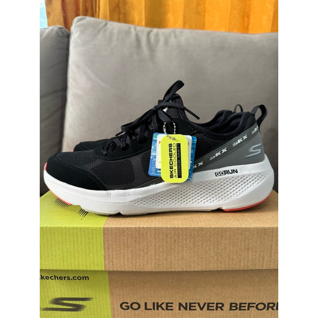 SkechersGoRunElevate