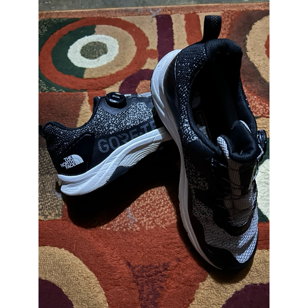 Sepatu The nort face Tnf size 42