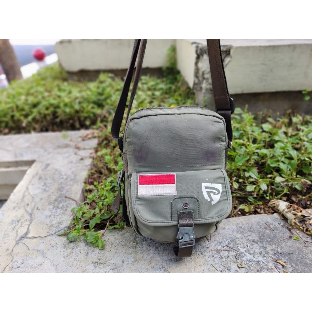 TAS SELEMPANG PRIA JUNGGLE SURF BY ALTO ORIGINAL-BEKAS BARANG SESUAI DI PHOTO