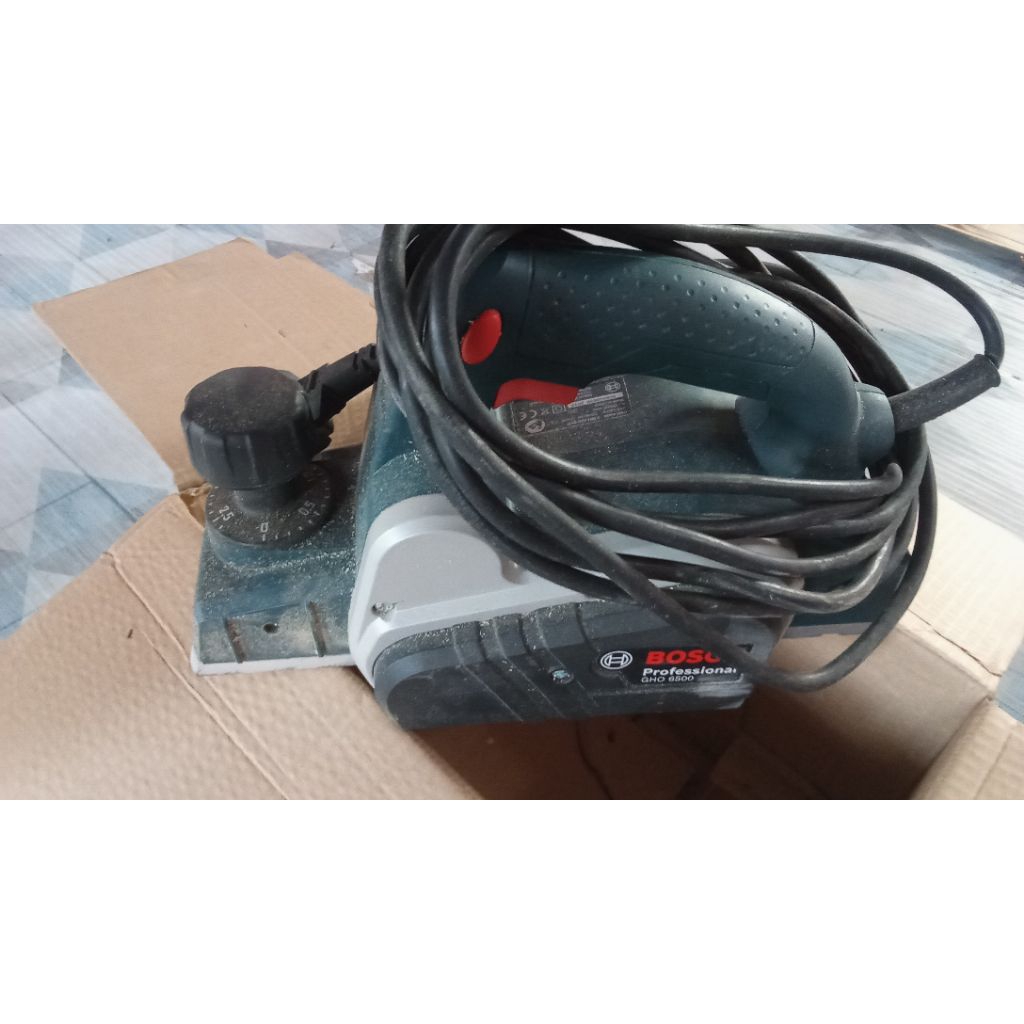 bosch GHO 6500 mesin serut / ketam / planer kayu (bekas)