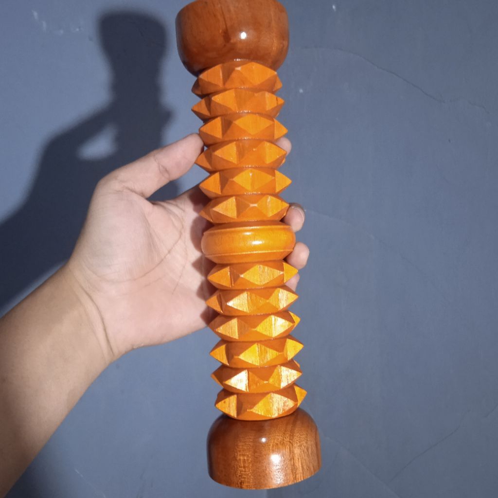 Alat pijat tradisional kaki roll bergerigi / alat terapi kaki manual