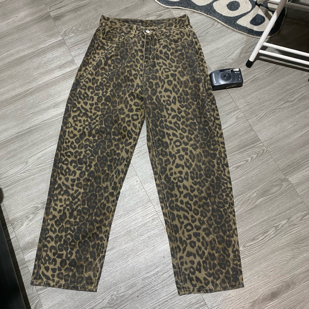 Celana panjang corak macan