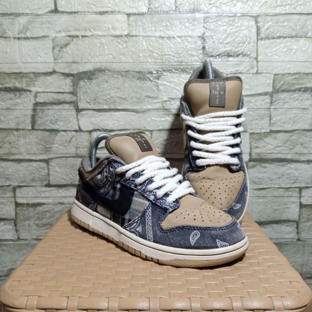 Sb dunk low Travis scott