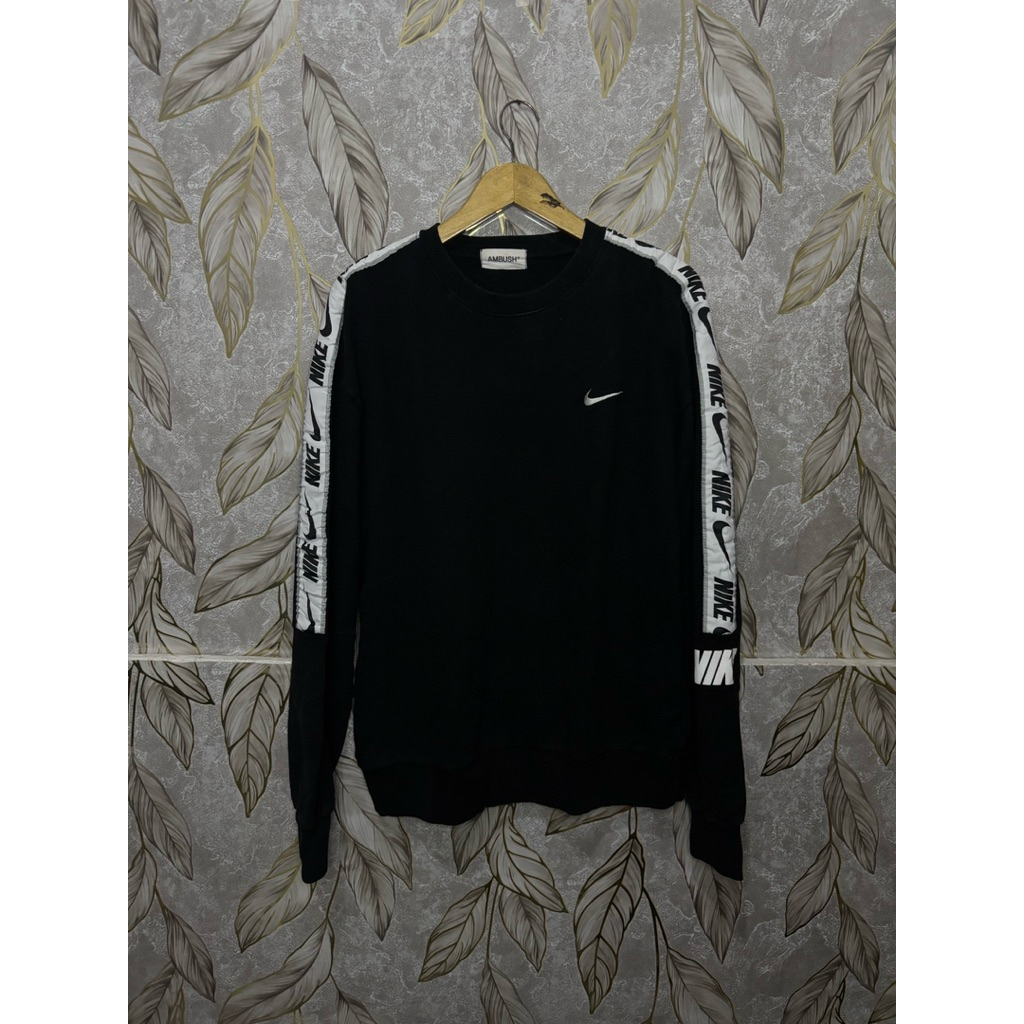 Crewneck nike ambush spellout backprint