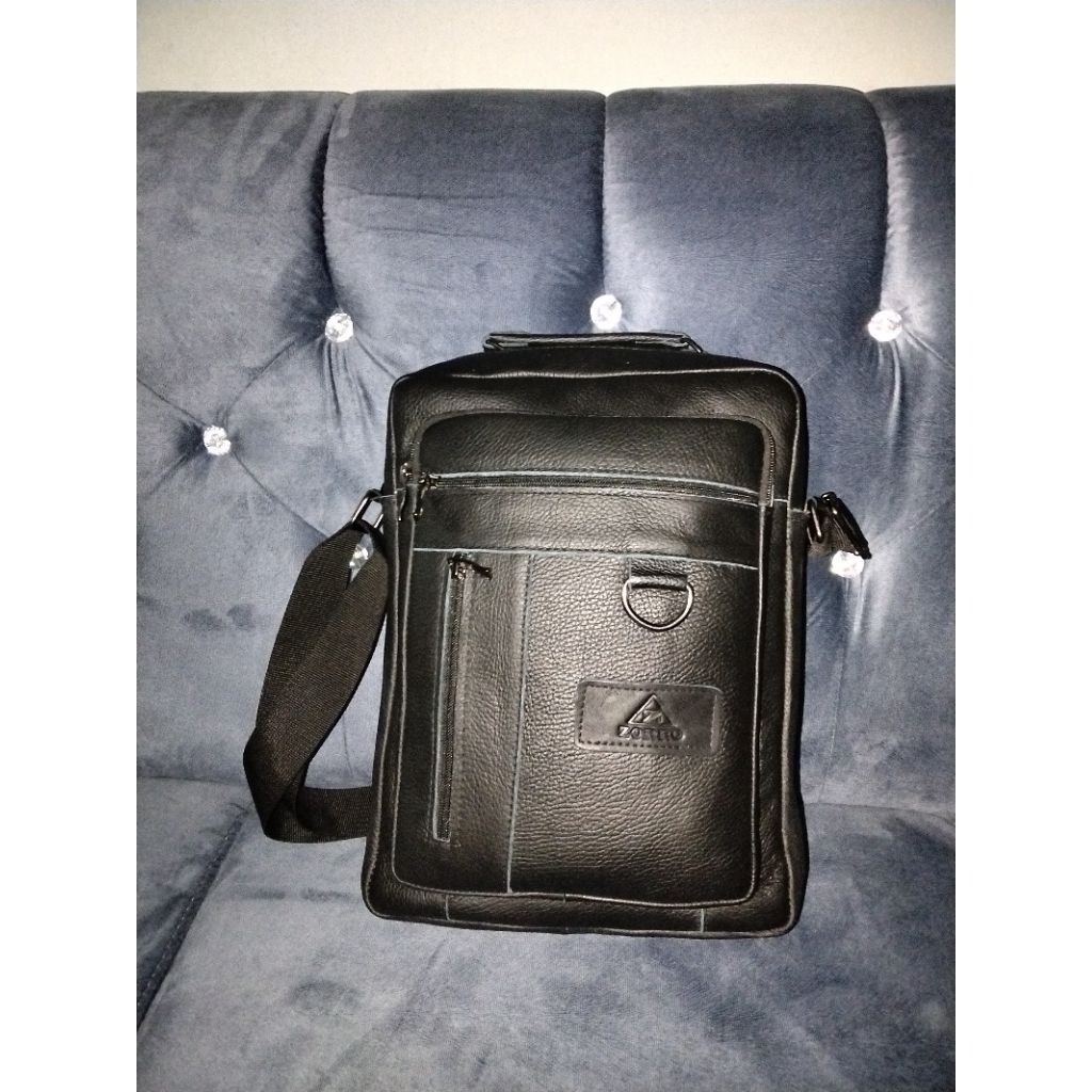 tas selempang kulit muat map