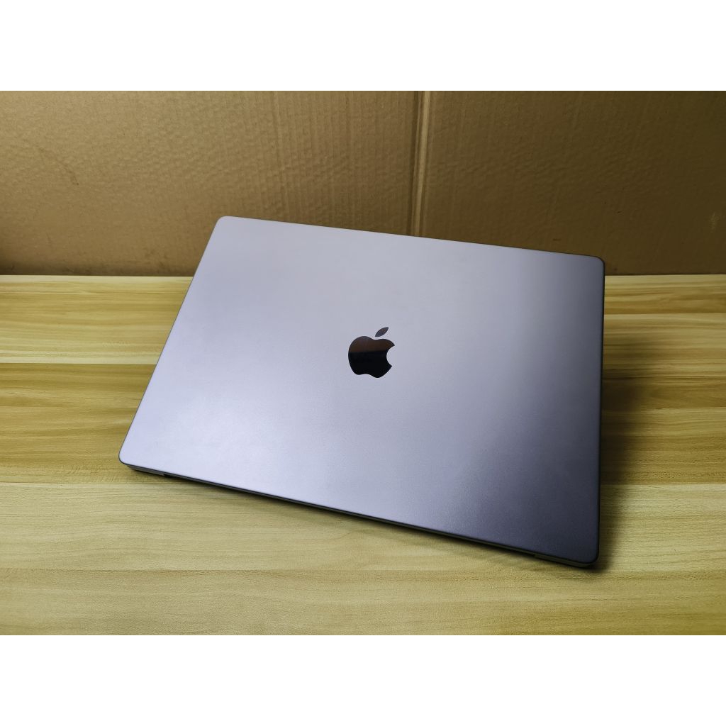 MAC BOOK PRO CHIP M1
