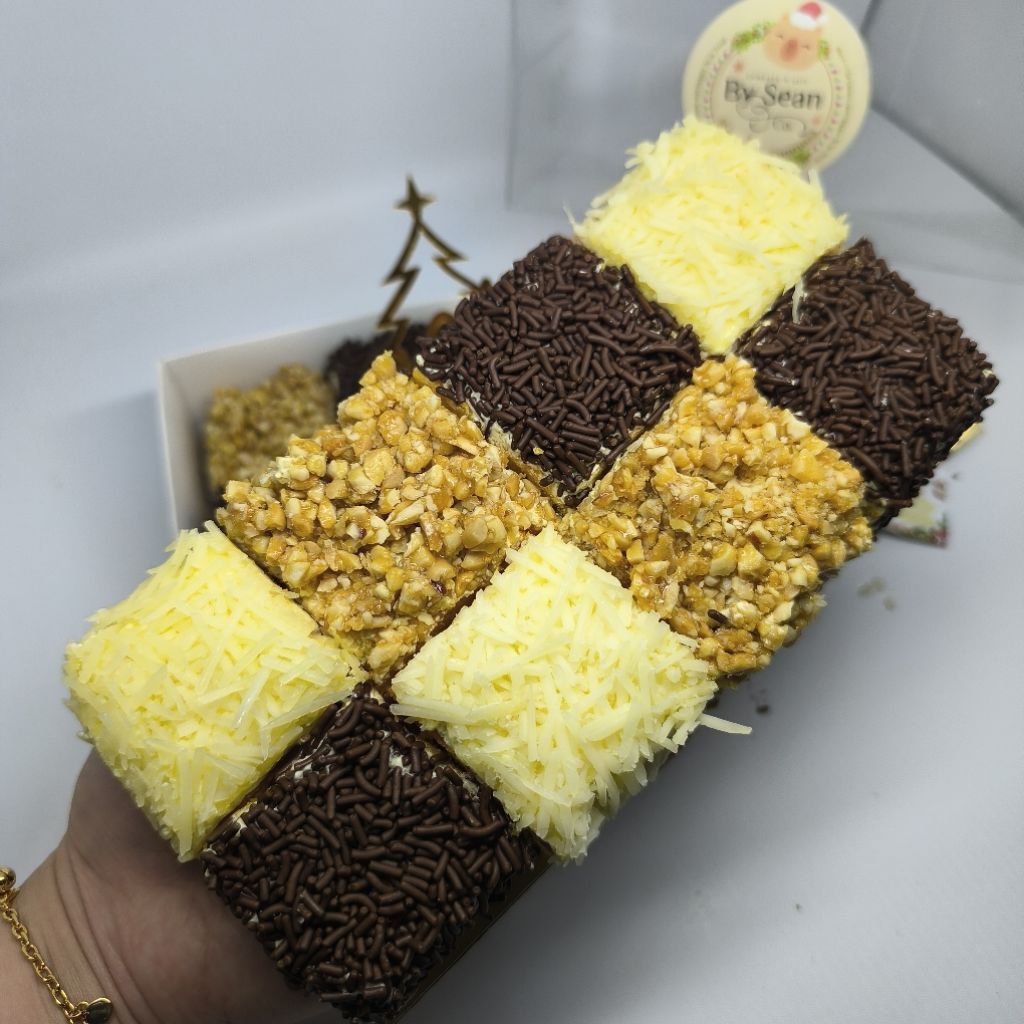 [BYSEANDCO] Bolu Butter Bolu Jadul Hampers Natal Mix Mocca Nougat, Mocca Choco, Strawberry Cheese