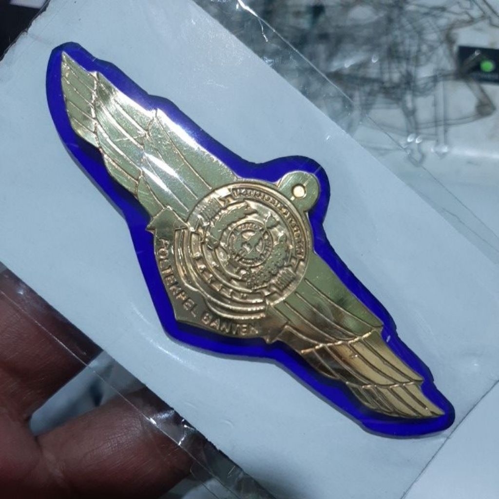 wing poltekpel banten biru