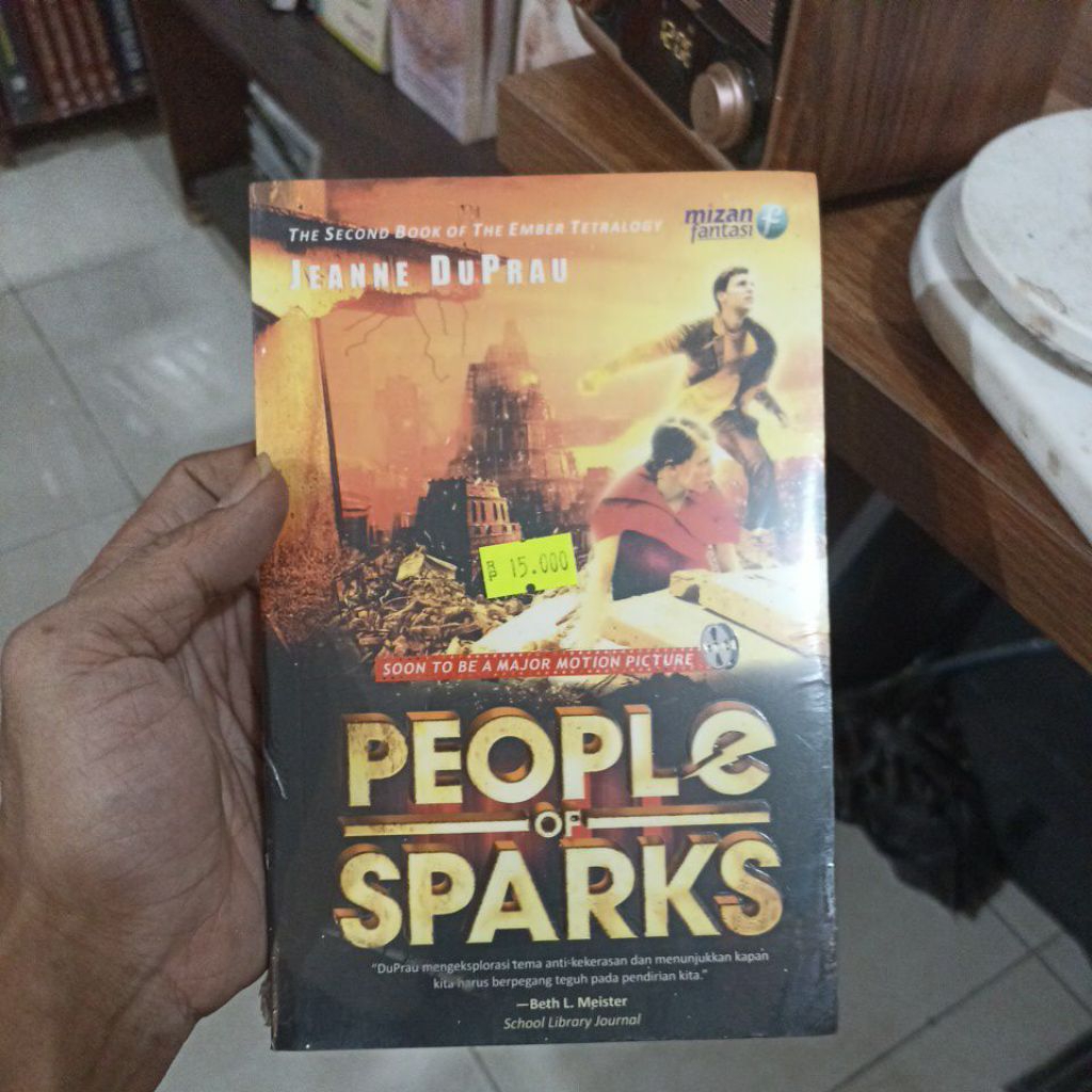 Novel Fantasi People of Sparks - Jeanne DuPrau