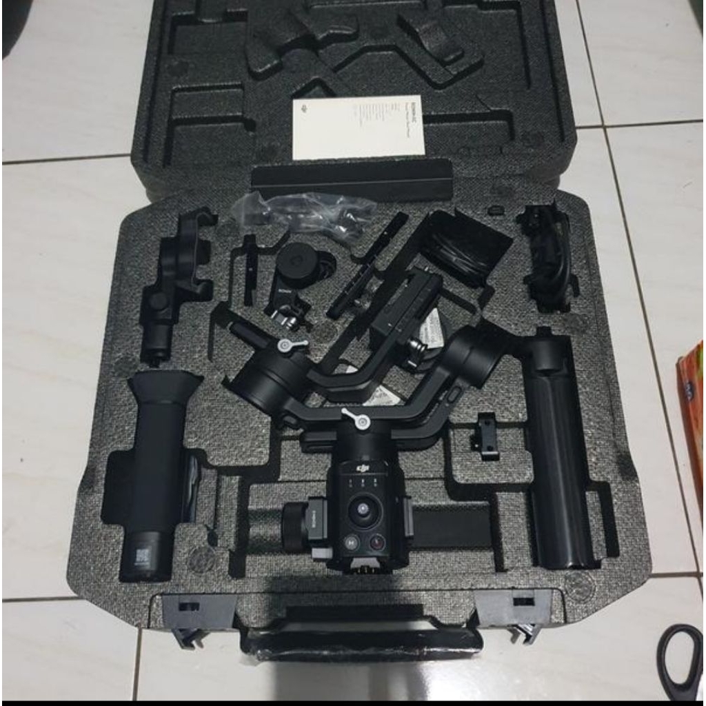 Gimbal Kamera DJI RONIN SC PRO COMBO
