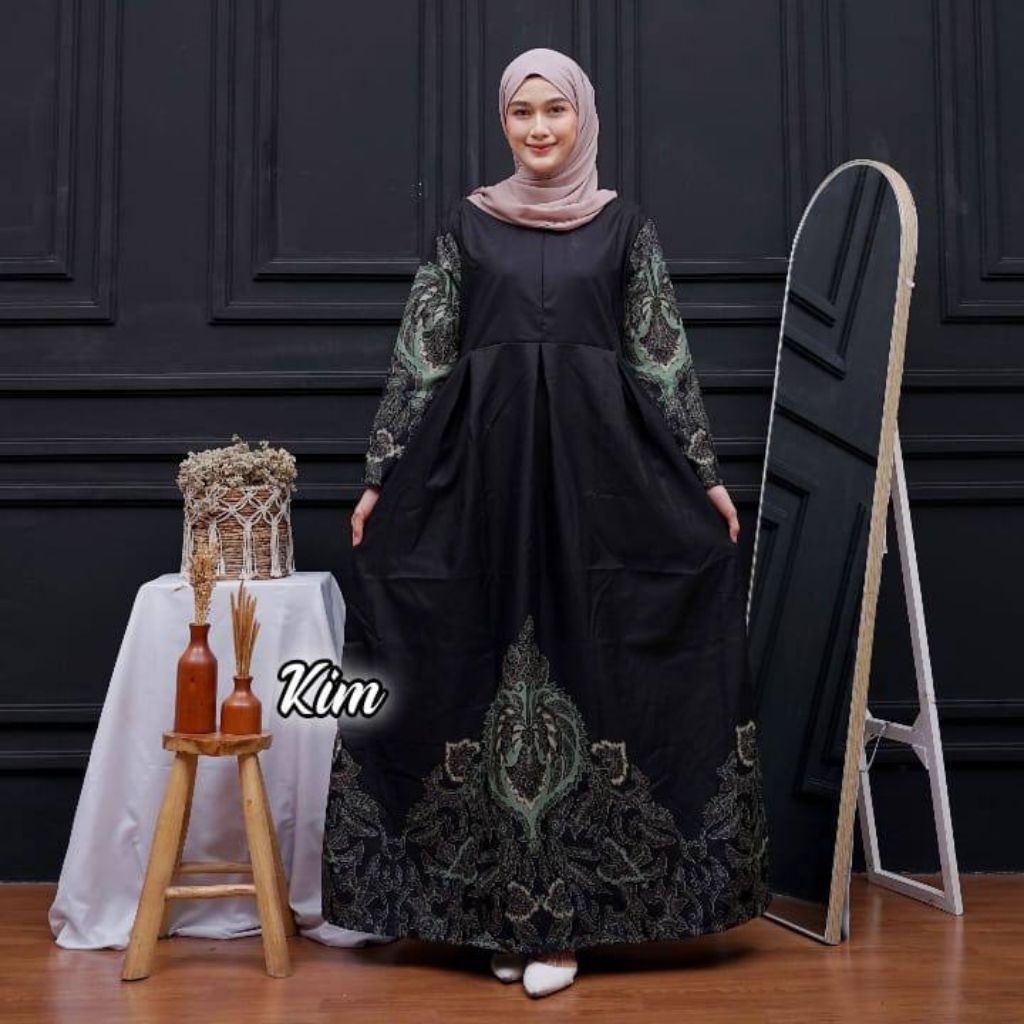 Gamis Batik Muslimah – Busana Batik Kekinian untuk Acara Formal & Santai