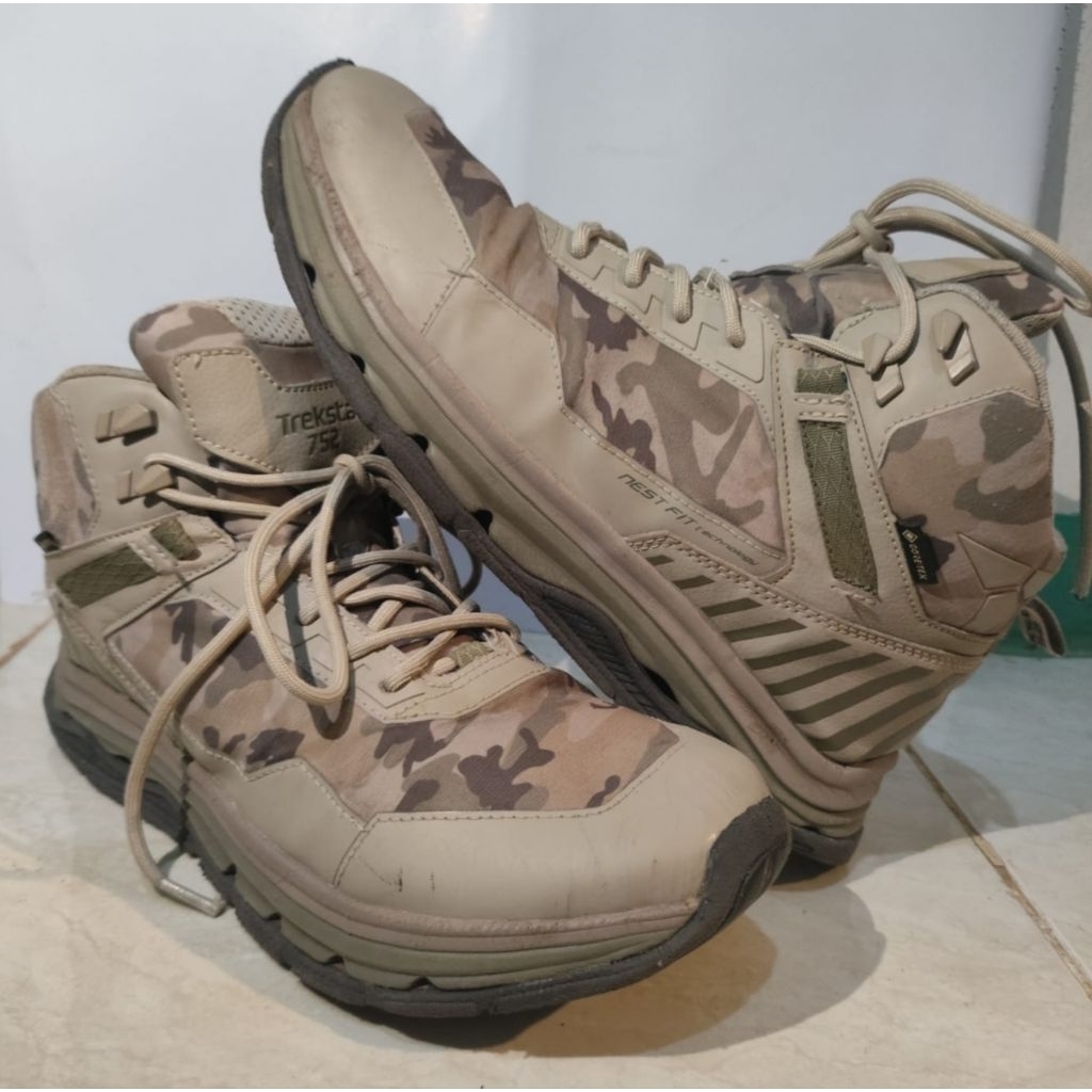 Sepatu Outdoor Second Treksta 752