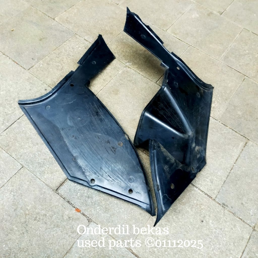 garnish trim pilar C Toyota Corolla ke 20 minus ada grepes