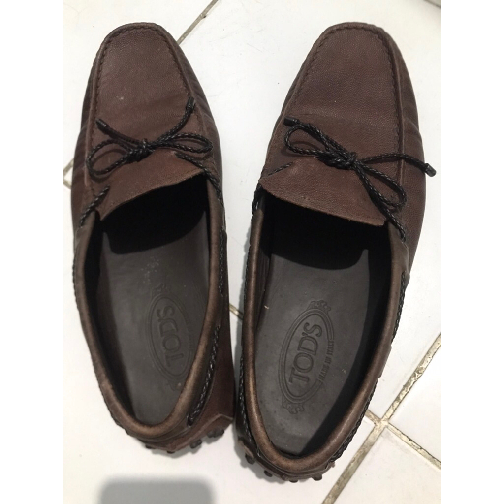 sepatu kulit TODS