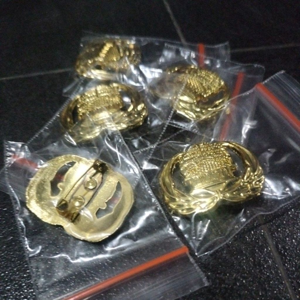 korpri peniti cor anhas/korpri magnid/pin pwri resin