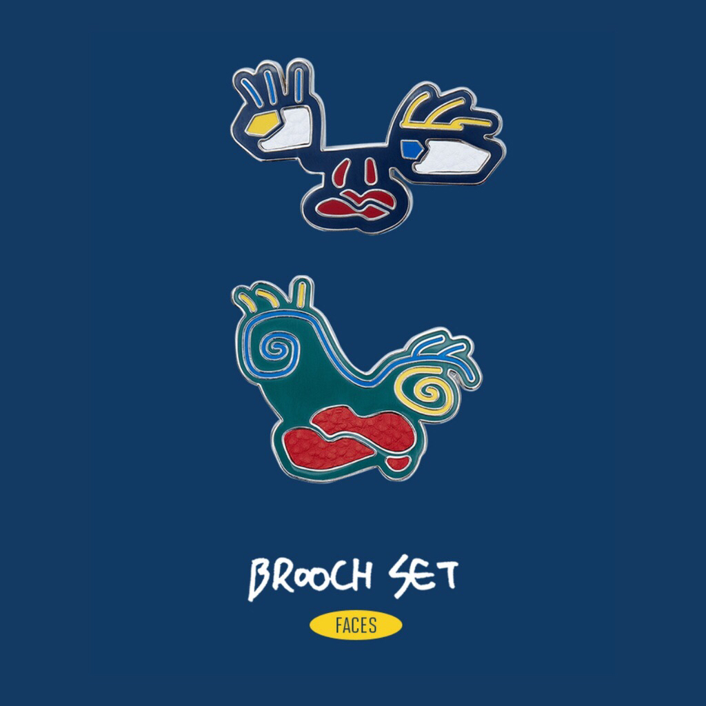 READY STOCK OFFICIAL ARTIST MADE COLLECTION BTS V BROOCH FACES SET