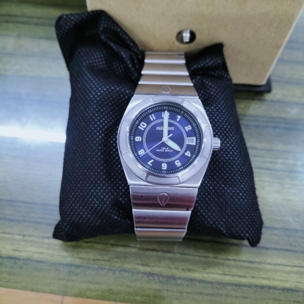 jam tangan unisex.brand NIXON.bekas.baca deskripsi
