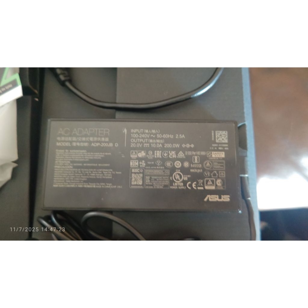 adaptor charger laptop Asus TUF F17 200w original copotan bawaan (ROG, zephyrus,TUF masuk)
