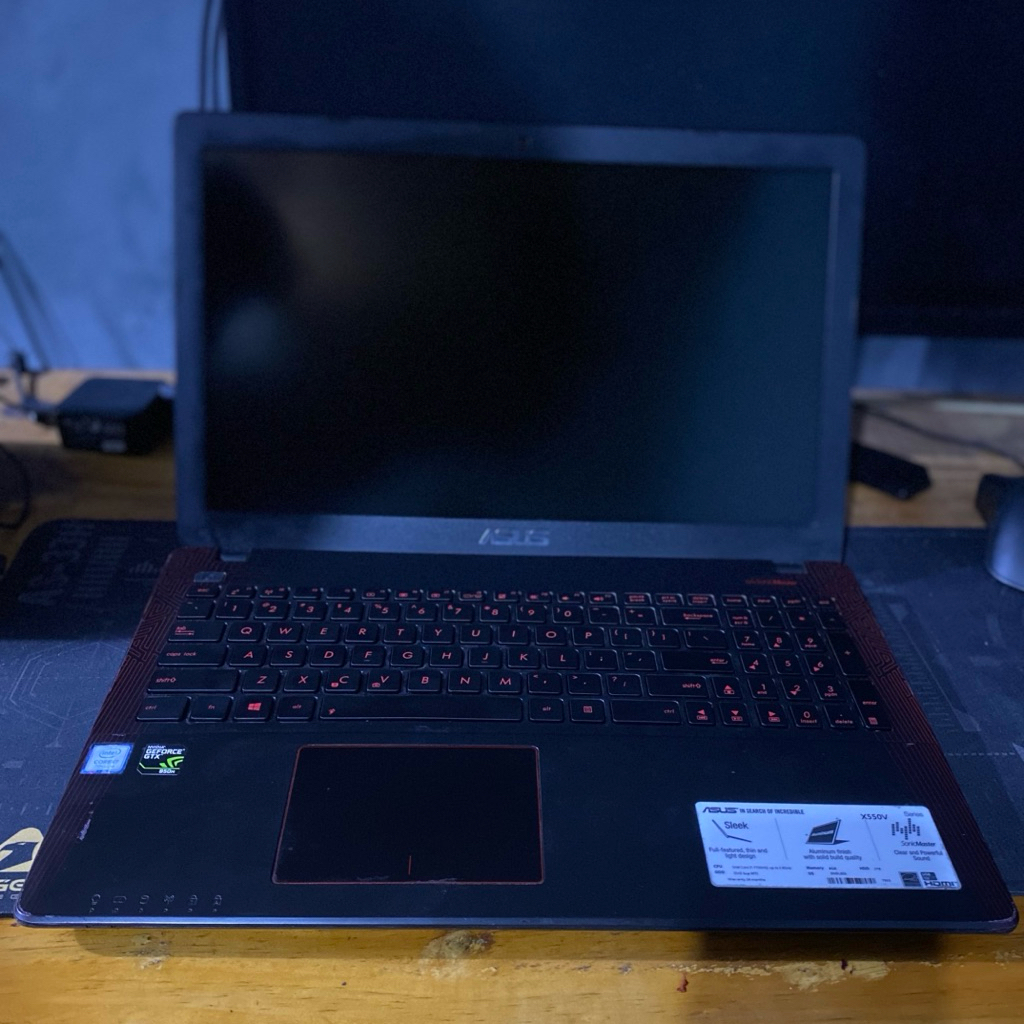 Laptop Gaming Asus X550V Core i7-7700HQ Gen 7 GTX 950M