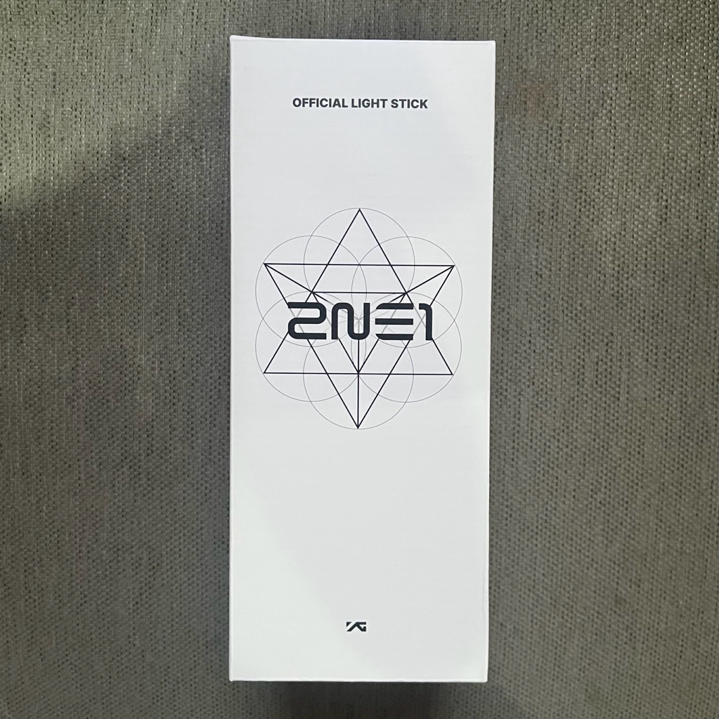 [READY STOCK] Official Lightstick 2ne1