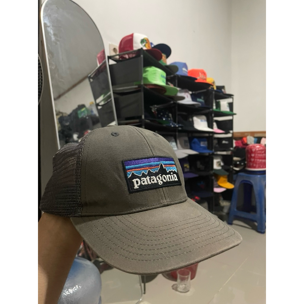 caps patagonia grey (agak pudar)
