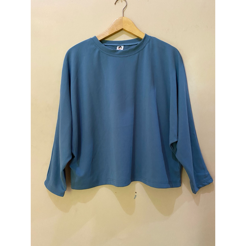 kaos wanita lengan panjang warna denim model batwing ld besar