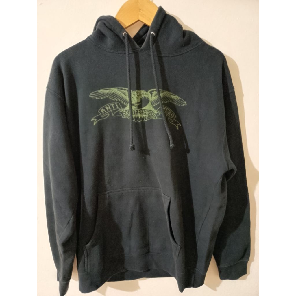 hoodie anti hero skateboard