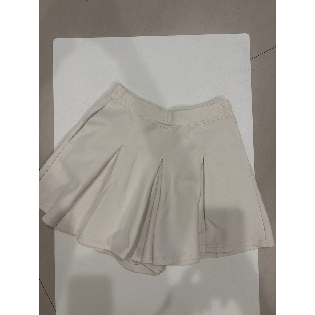 preloved uniqlo celana rok putih