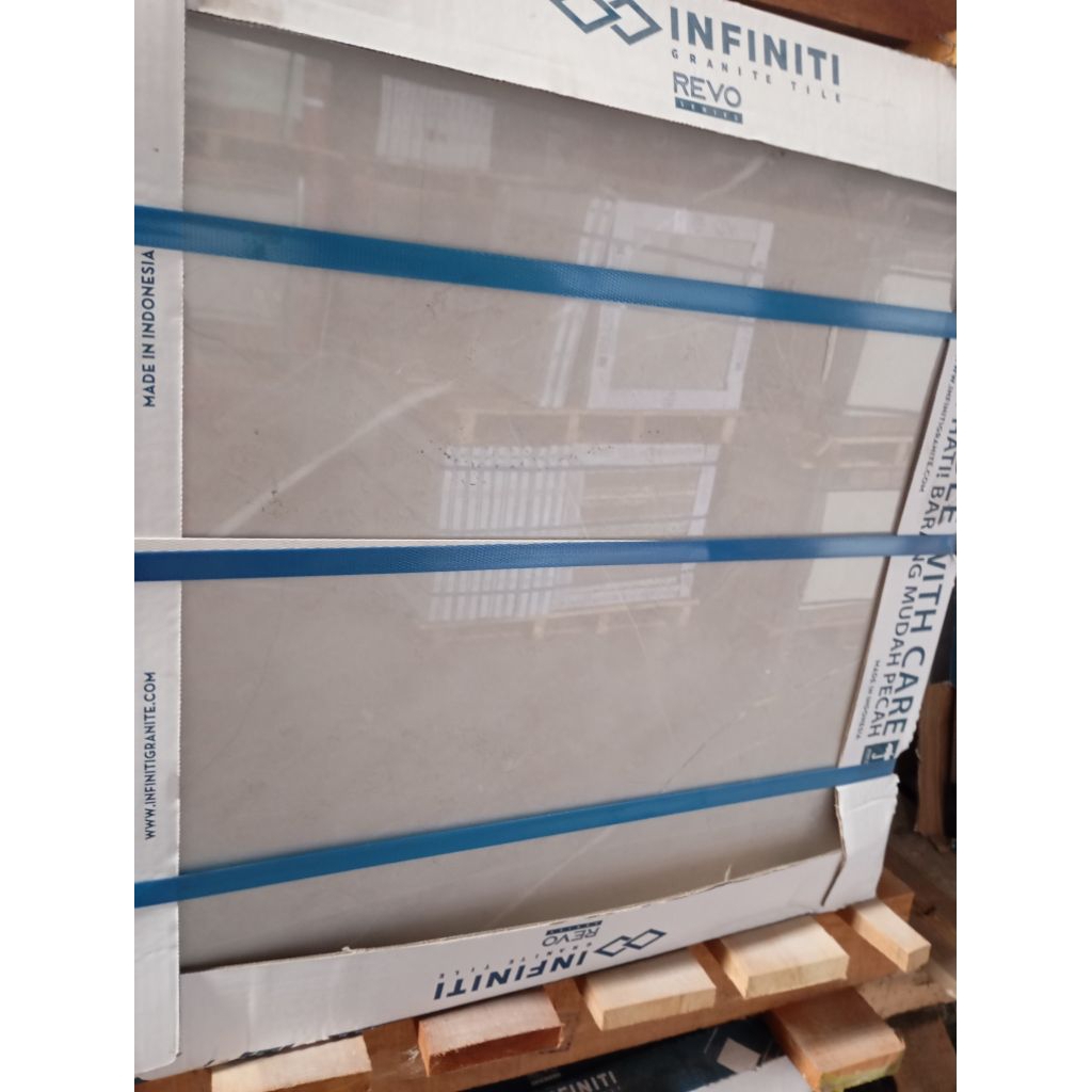 Granit 60x60 Romania Grey glossy Infiniti