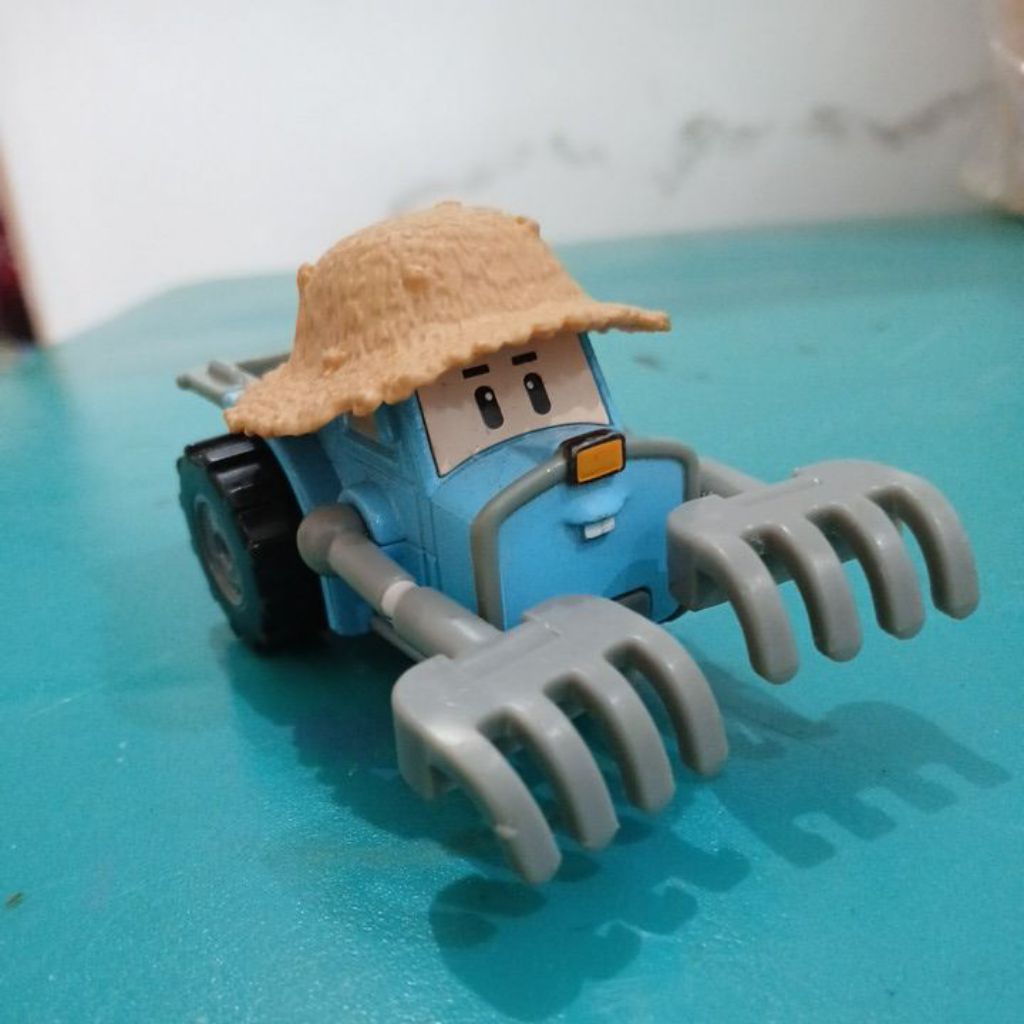 TRACKY ROBOCAR POLI PRELOVED