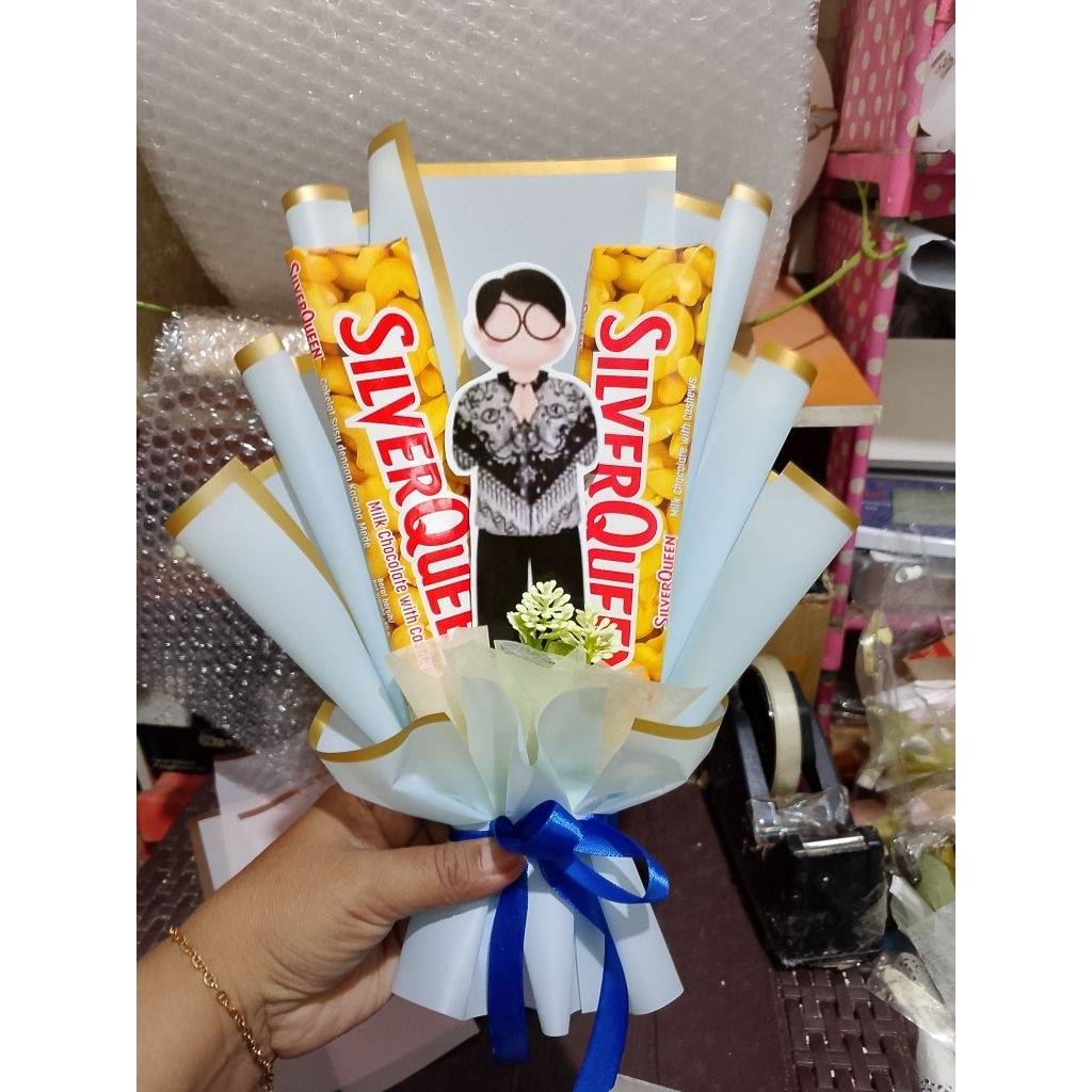 buket mini coklat Silverqueen Cadbury bucket snack mini bouquet hadiah ulang tahun hari guru wisuda 