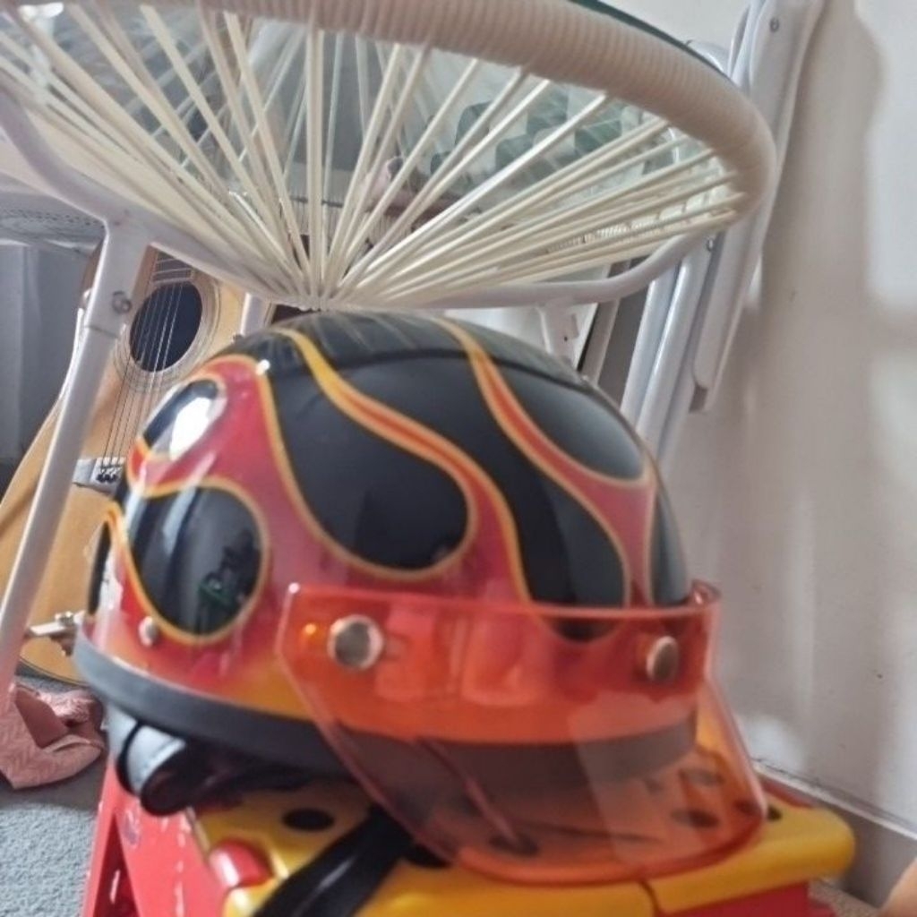 HELM EDISI TERBATAS