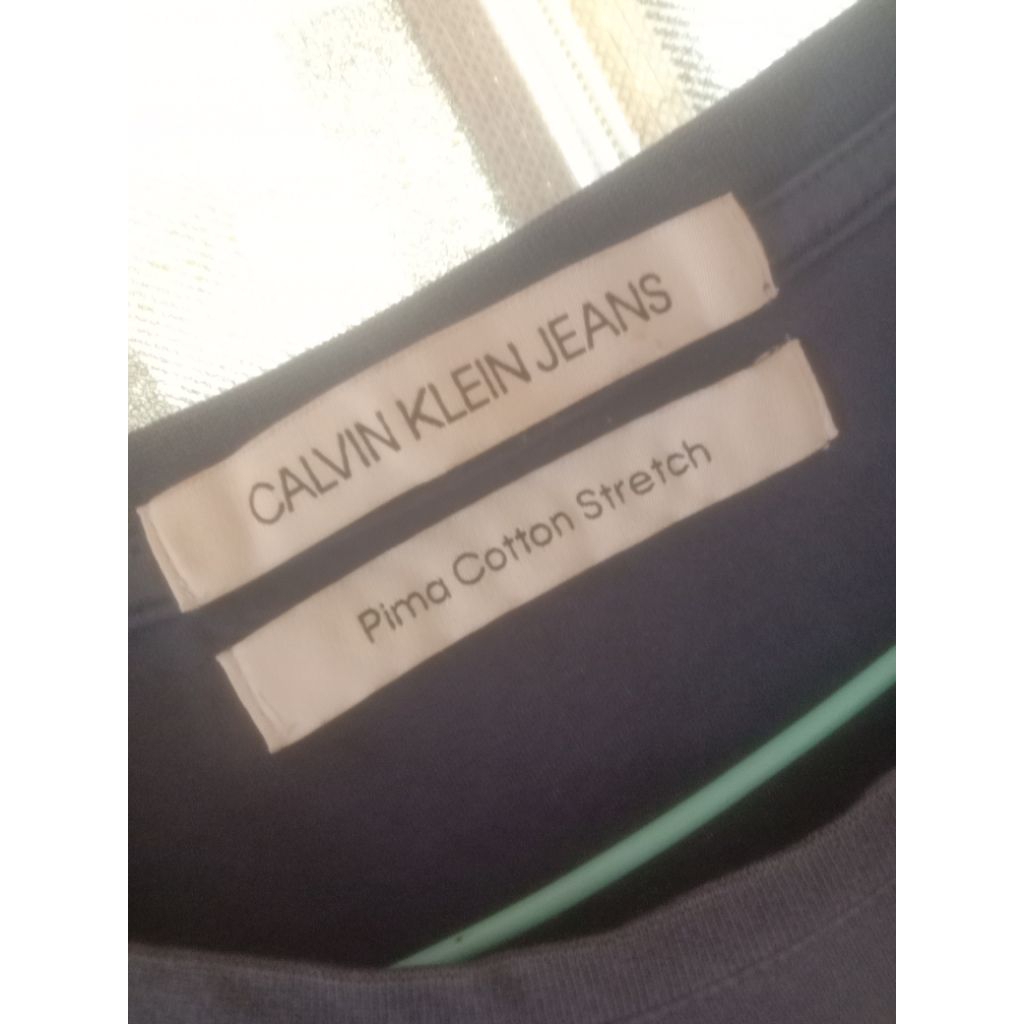 kaos Calvin Klein originalll. .mulus .bersih..