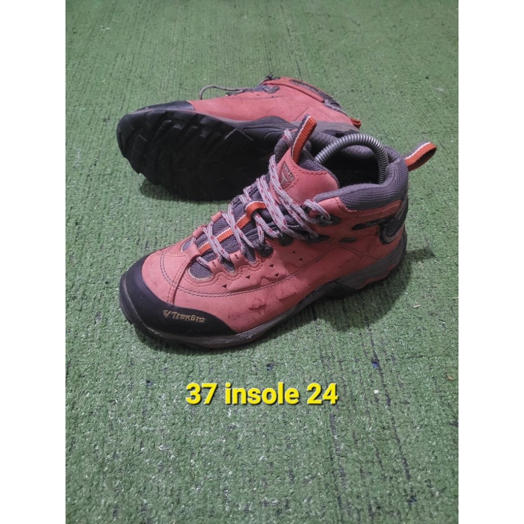 sepatu gunung s37 treksta