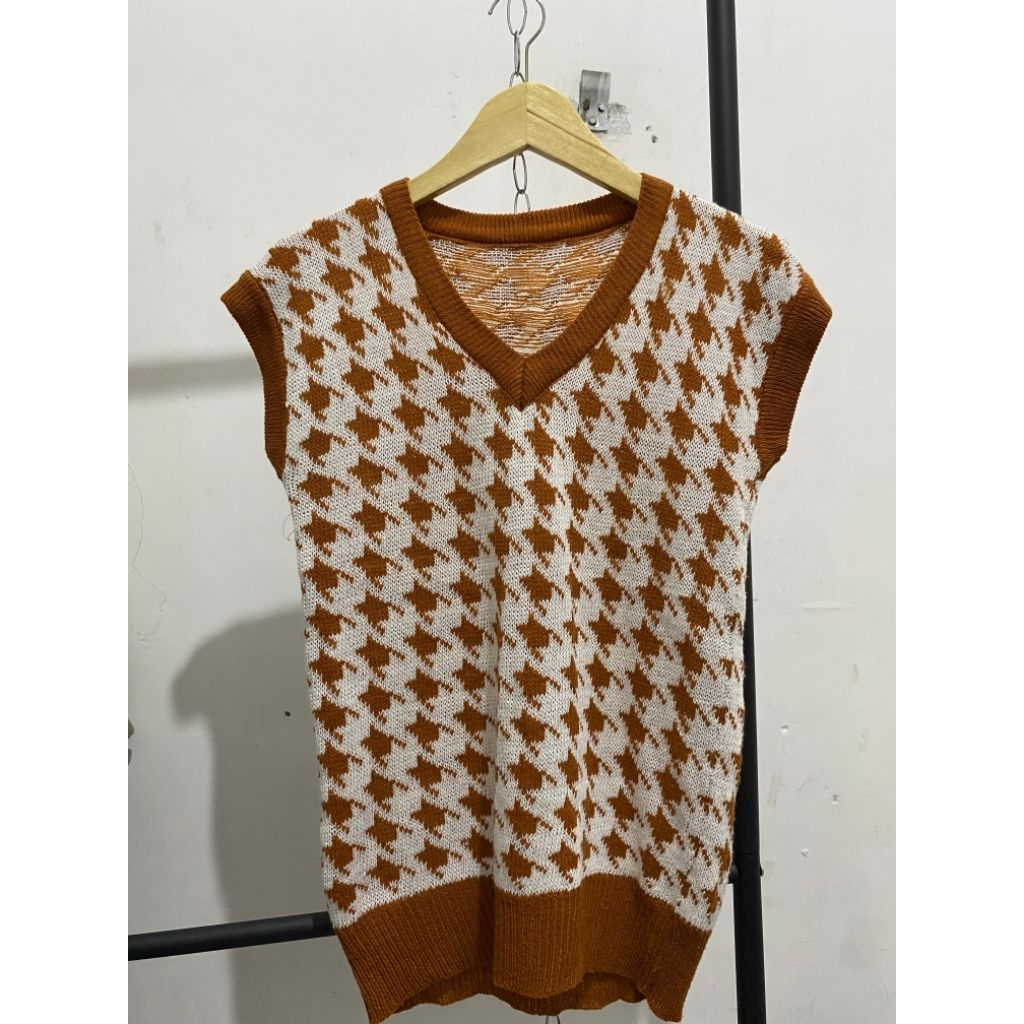 Vest coklat putih rajut