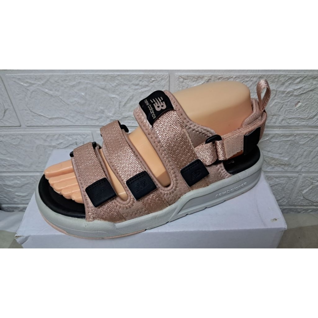 sepatu sandal cewe NB caravan mulus