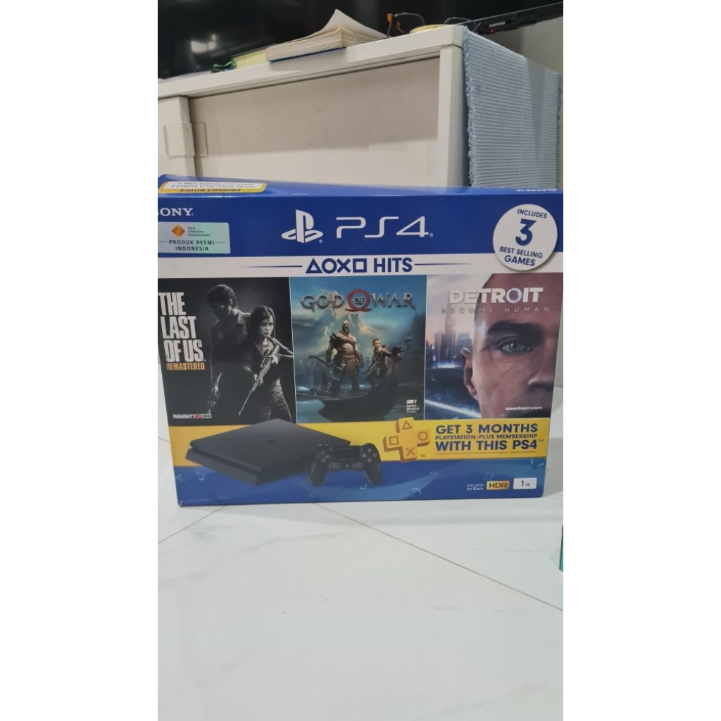 PS4 slim 1 TB seri CUh 2218B + 1 stick