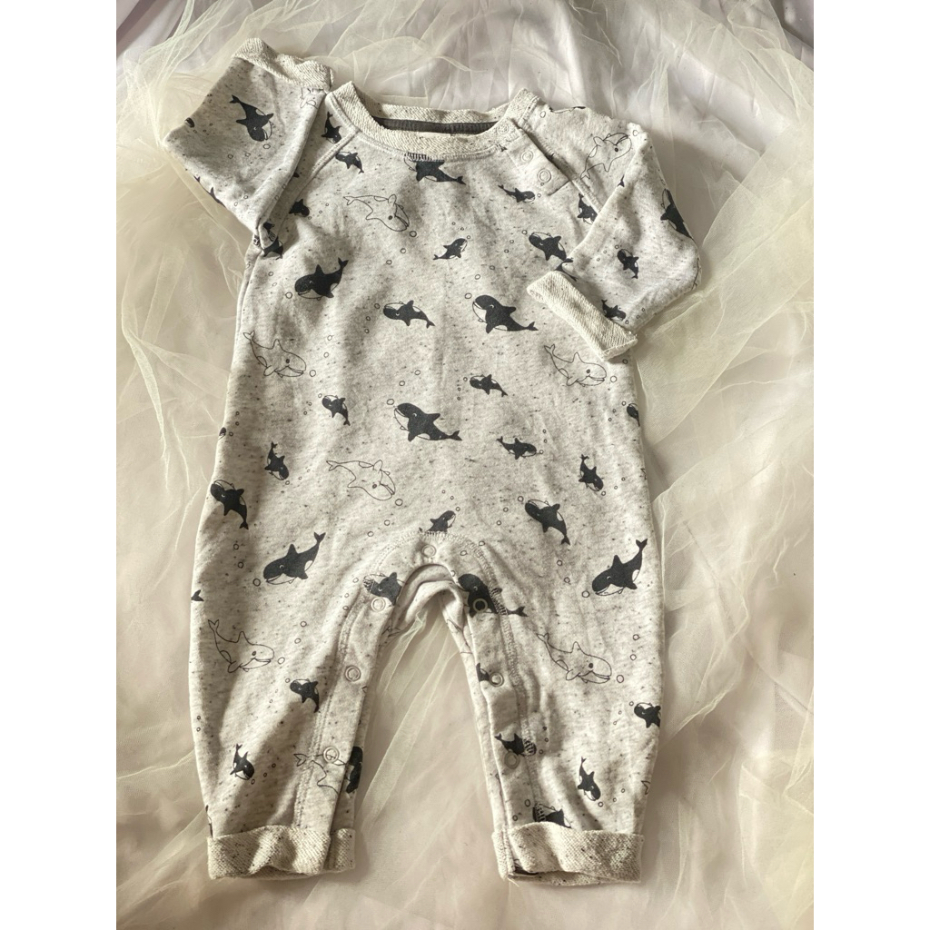 jp jumper romper katun babyterry full motif print paus baby bayi cowok laki branded Hnm size 4-6M 3M