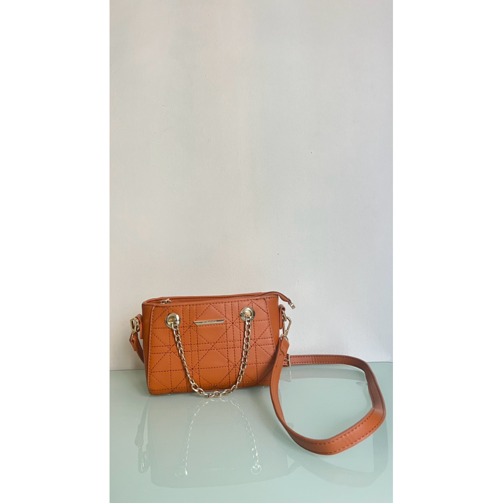 preloved tas selempang elizabeth