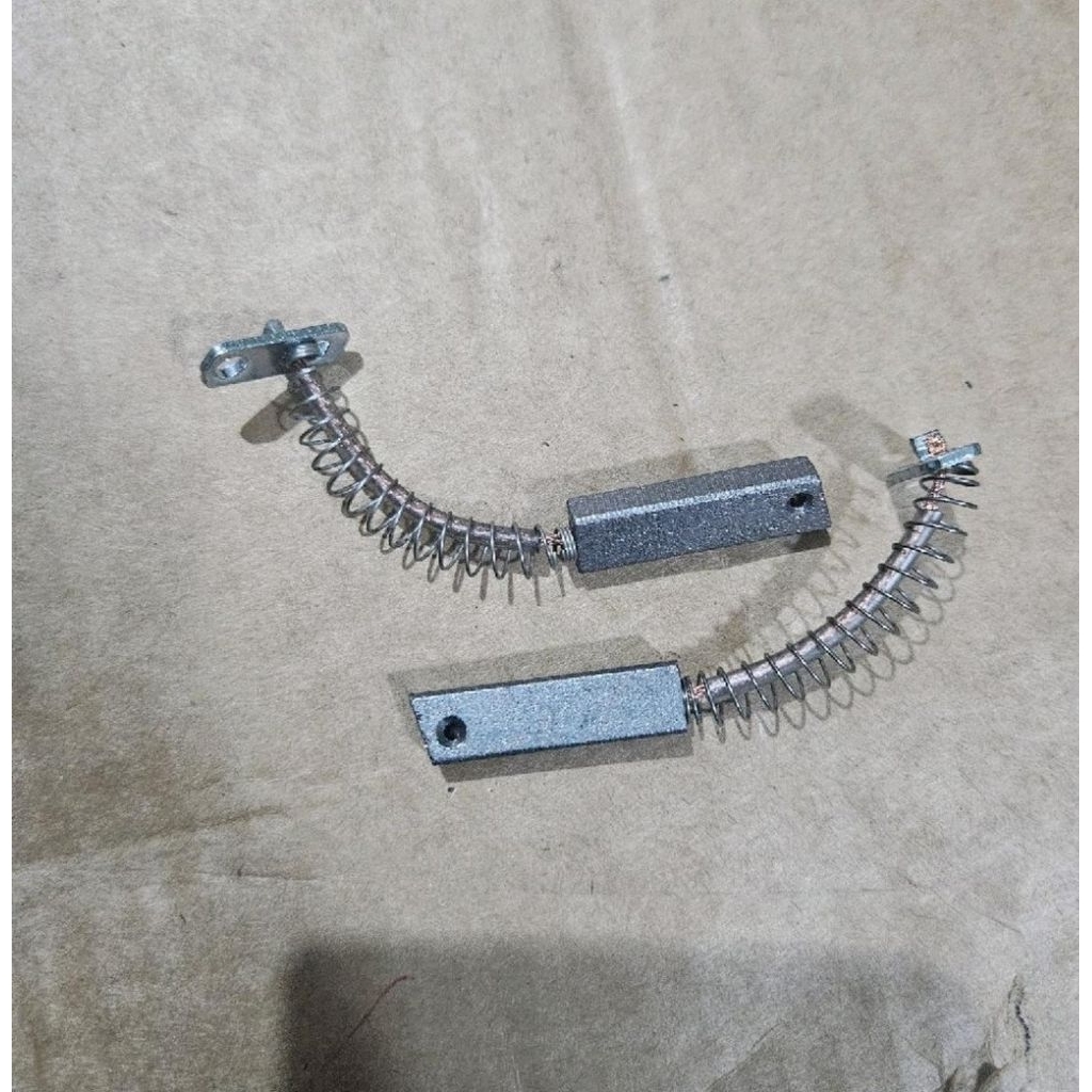 Karbon Brush Altenator 24V Doosan