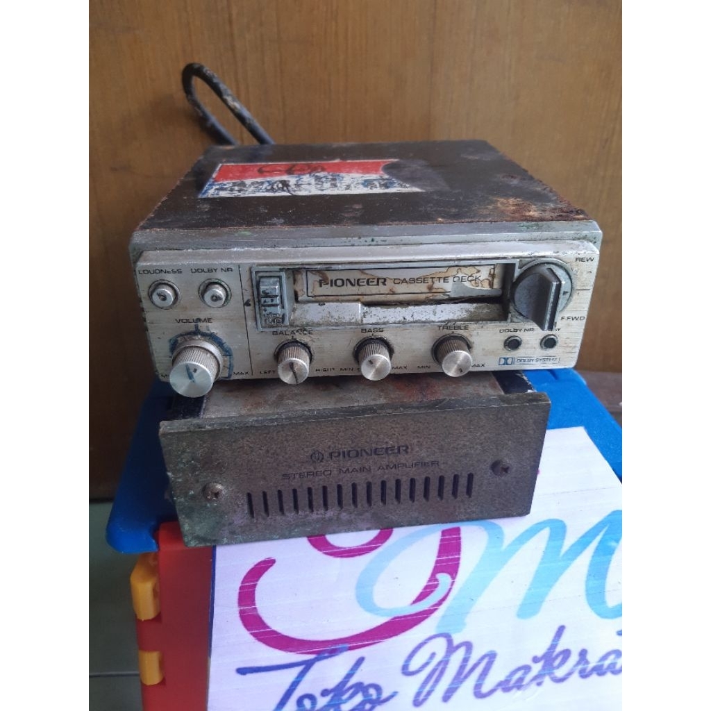 radio tape dan stereo main amplifier mobil PIONEER lawas lama jadul langka off mati dijual sepaket
