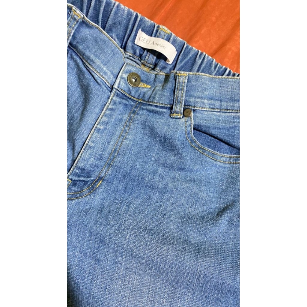Preloved Brand Geela-Denim jeans