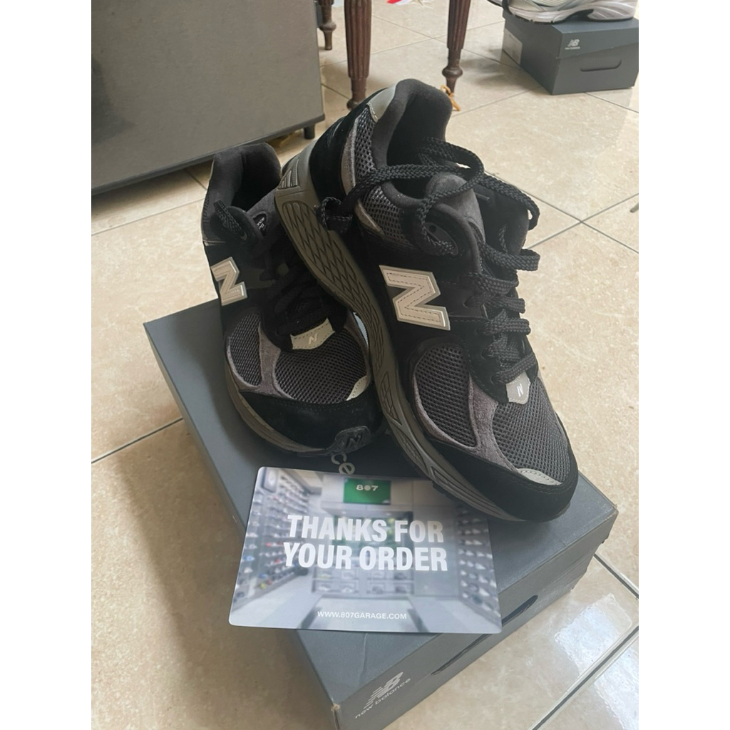 SEPATU SECOND BEKAS NEW BALANCE 2002r BLACK DARK GREY