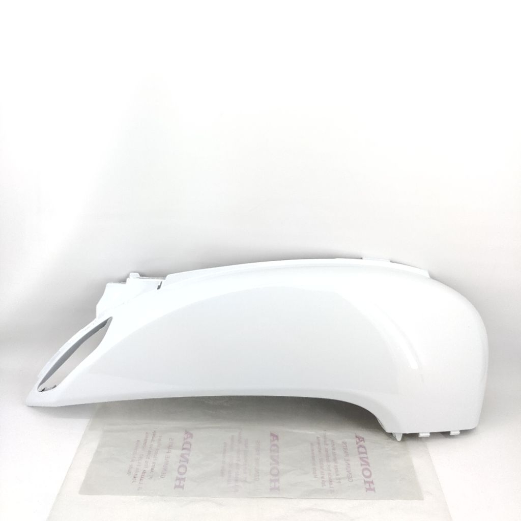Cover Body Bodi Belakang Kanan Honda Scoopy ESP (2015 - 2017) Putih Original