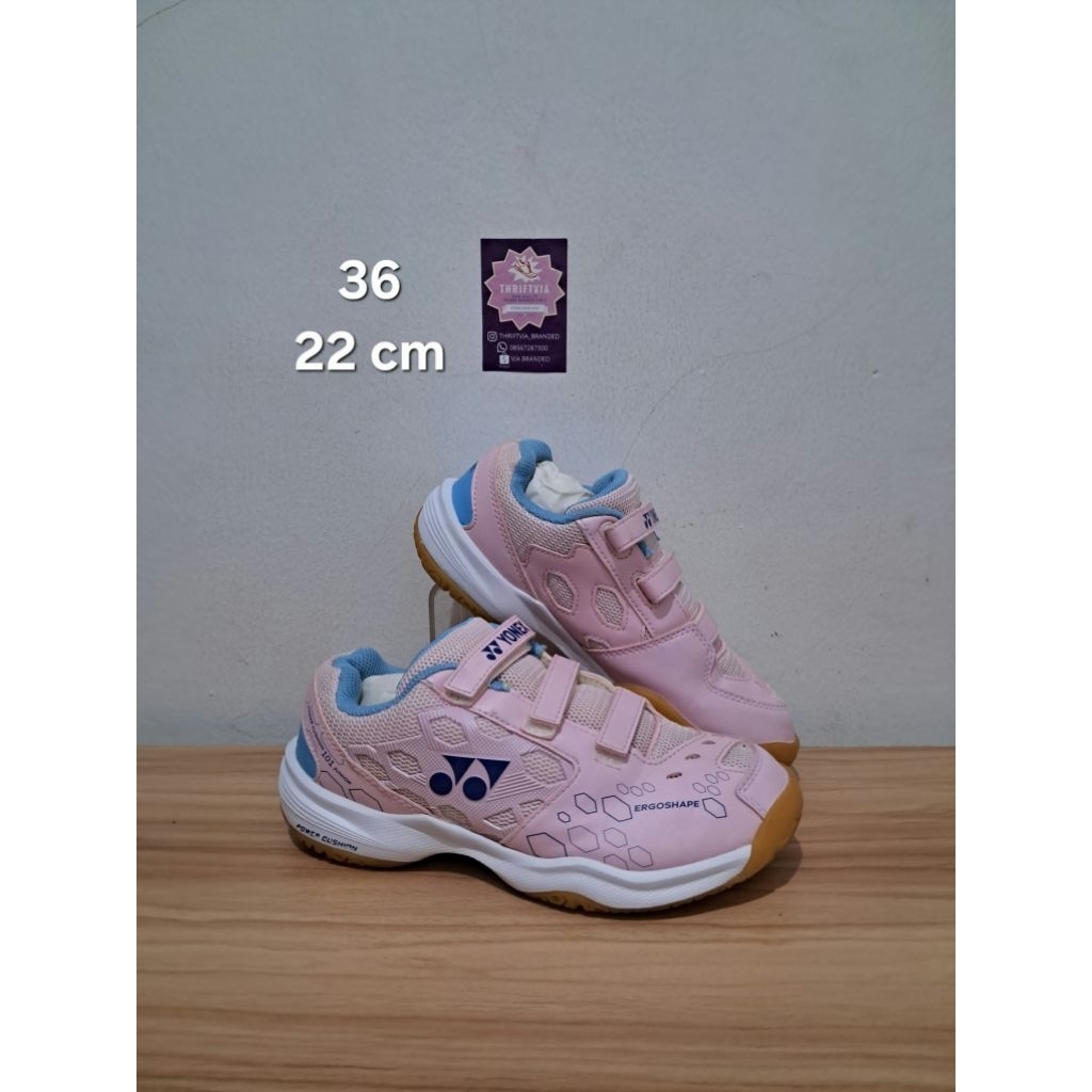 sepatu badminton second size 36