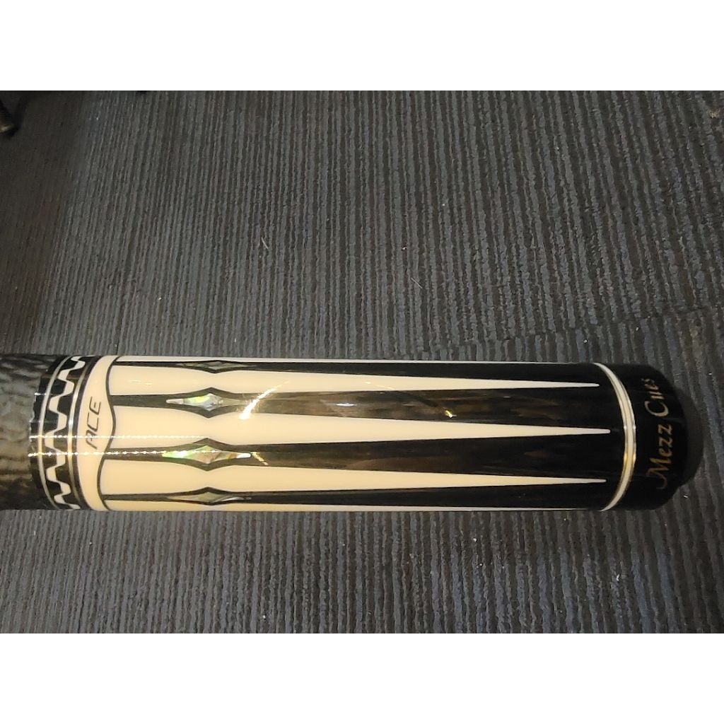 buttom only mezz cue ace 186