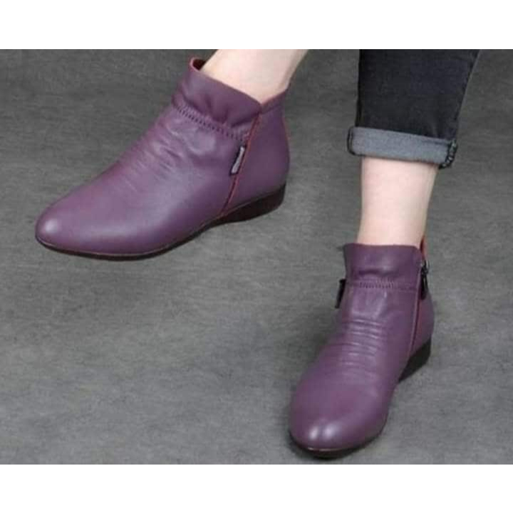 Sepatu Boot Kulit Wanita Ungu – Flat Ankle Boots Kulit Asli Handmade Nyaman Dipakai | Mabooty Leathe