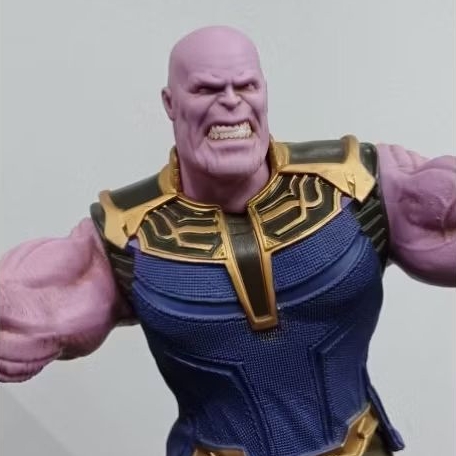 Action Figure Marvel Thanos Statue
