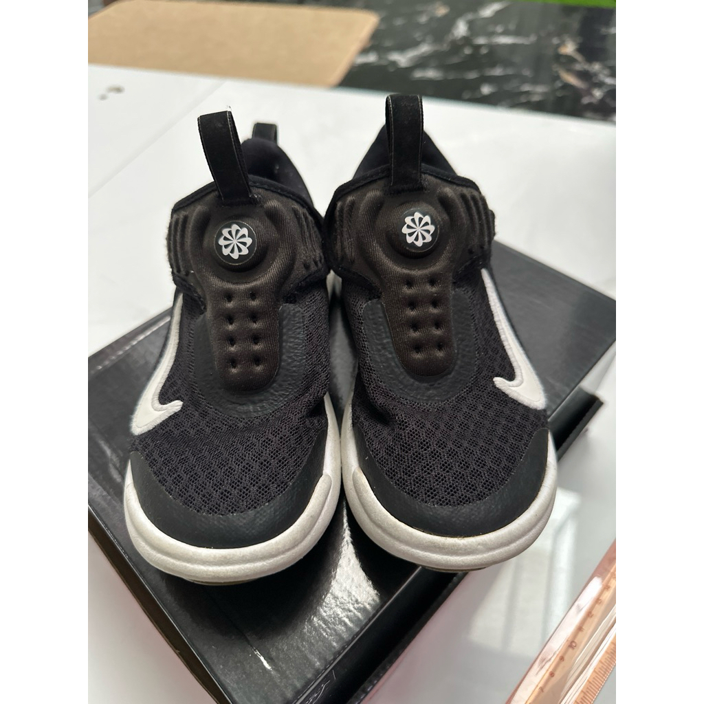 sepatu nike hitam kondisi bekas