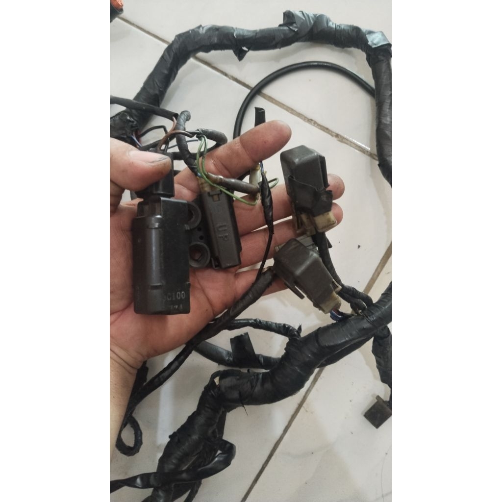 kabel body beserta relay nya motor vixion old original copotan